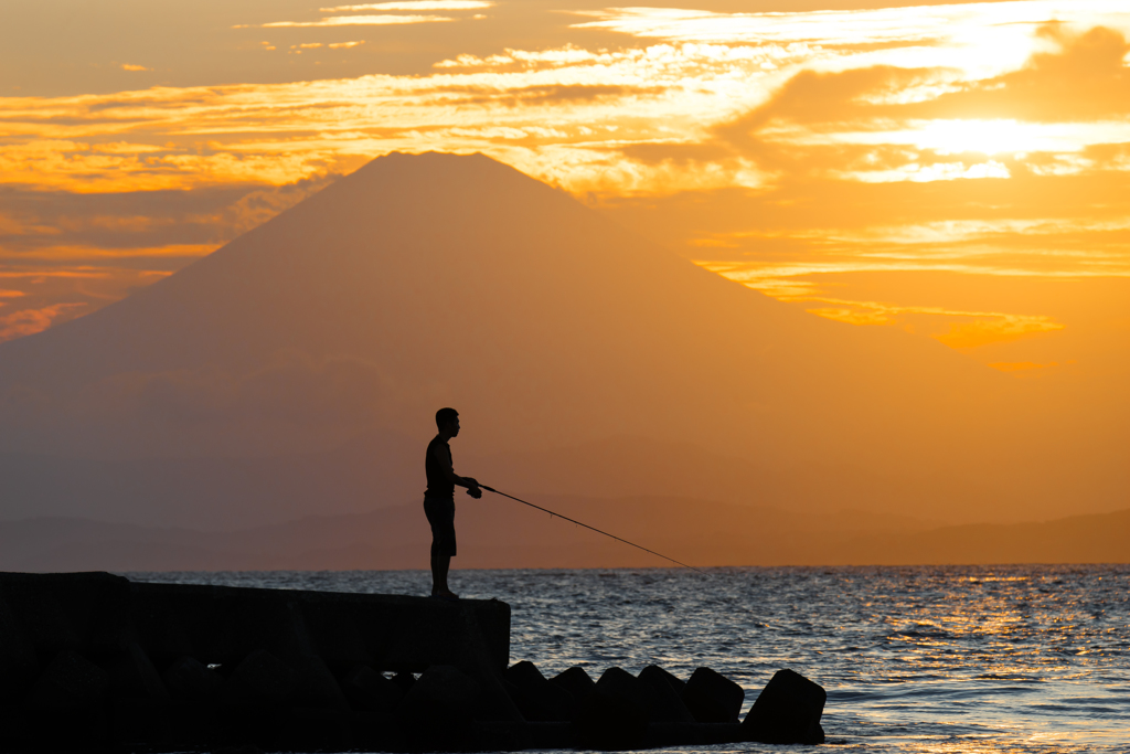 富士山と釣り人