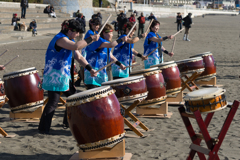 江ノ島東浜寒中神輿