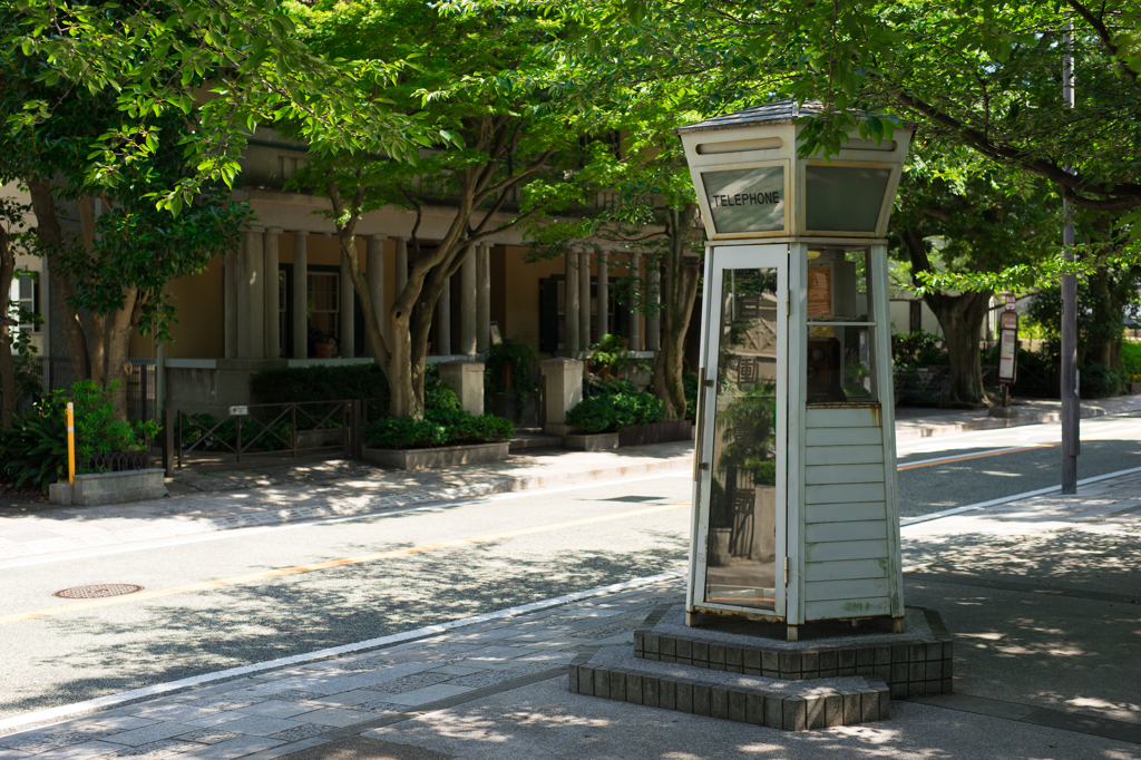 横浜山手の電話ボックス
