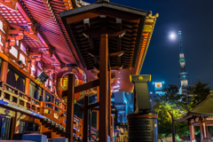 スカイツリーと満月