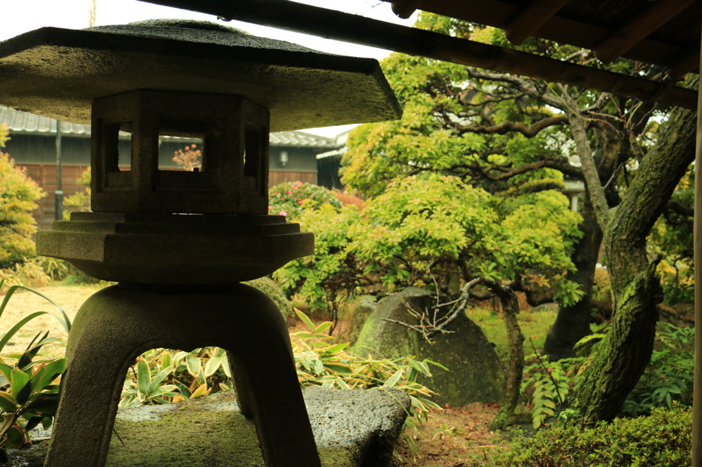 ステーキハウスの庭園