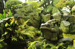ステーキハウスの庭園