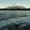 氷片越しに望む富士