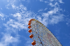 秋晴れと観覧車