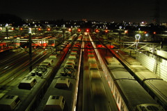 夜の車庫