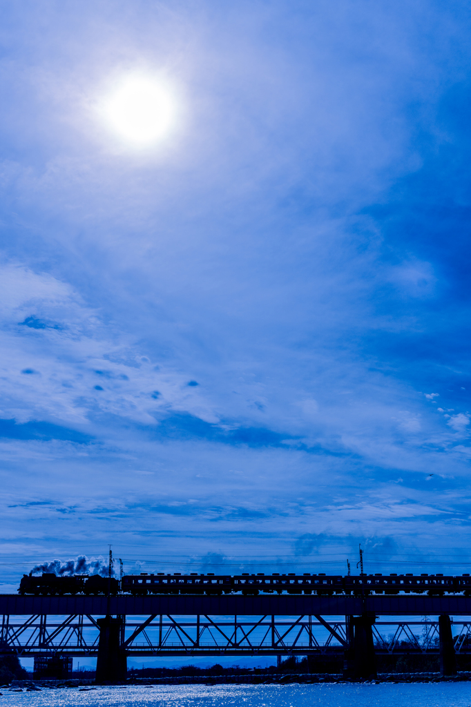 brilliant　blue