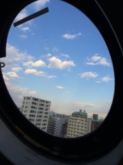 窓①