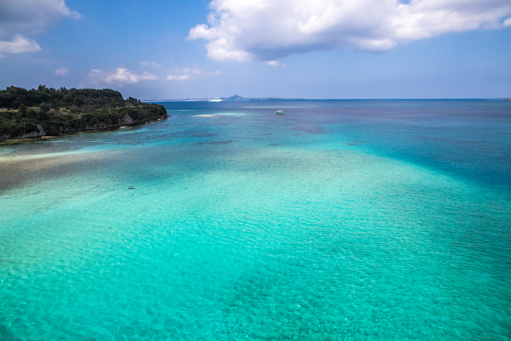 瀬底島