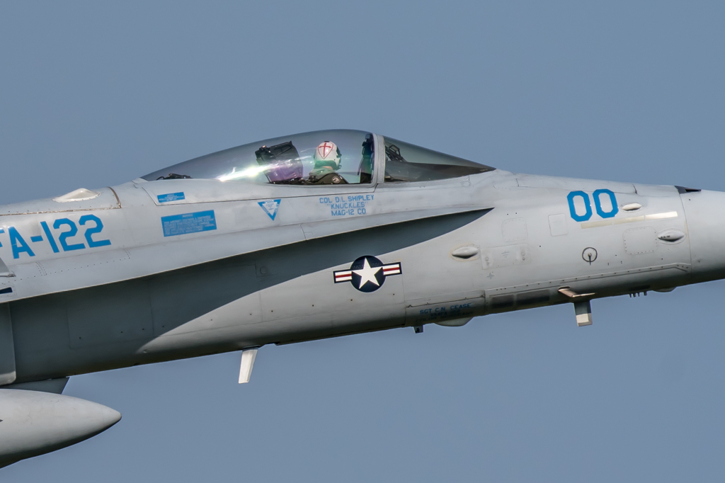 厚木基地138