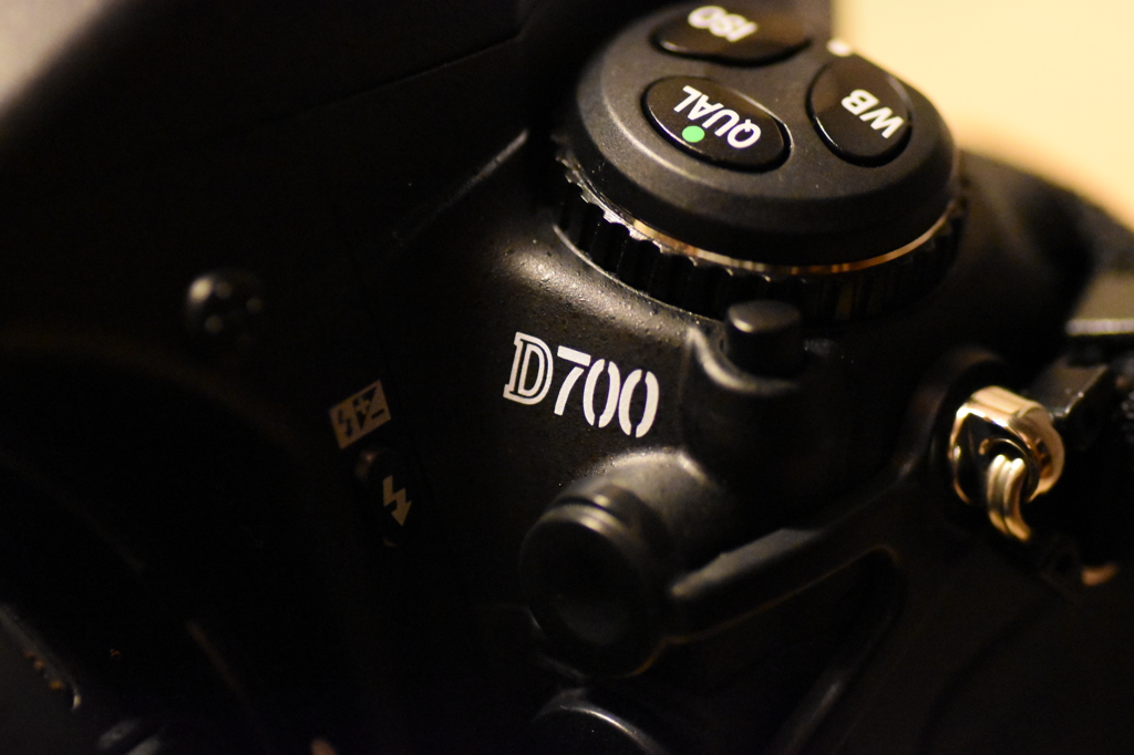 D700