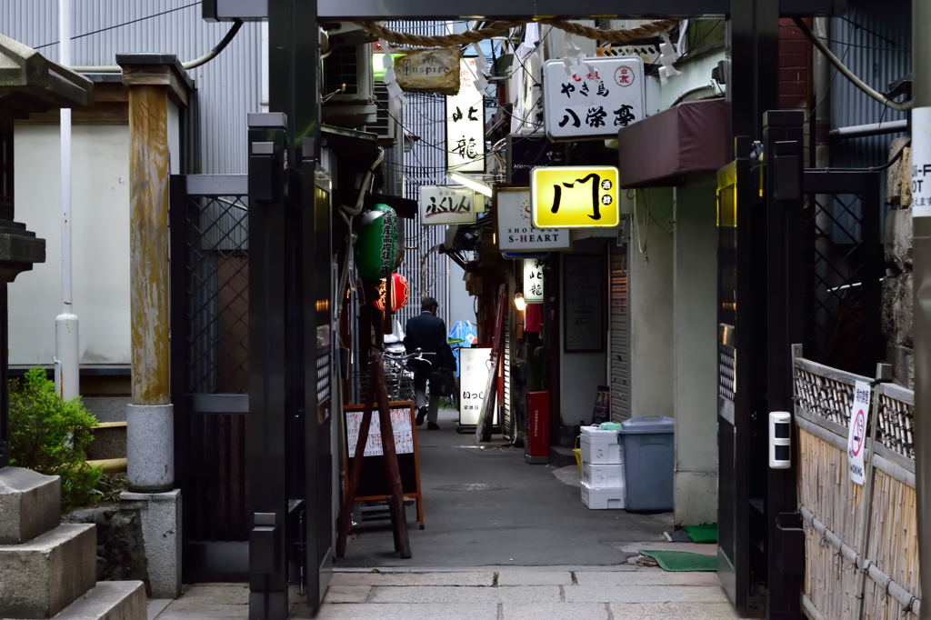東側参道