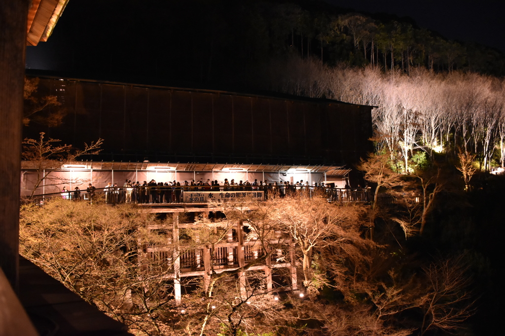 奥の院