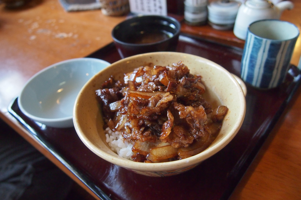 豚捨　牛丼