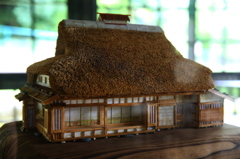 茅葺き屋根の模型