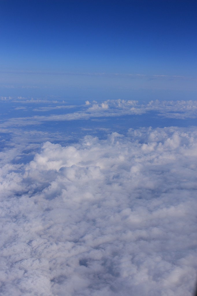 飛行機から見えた雲海は