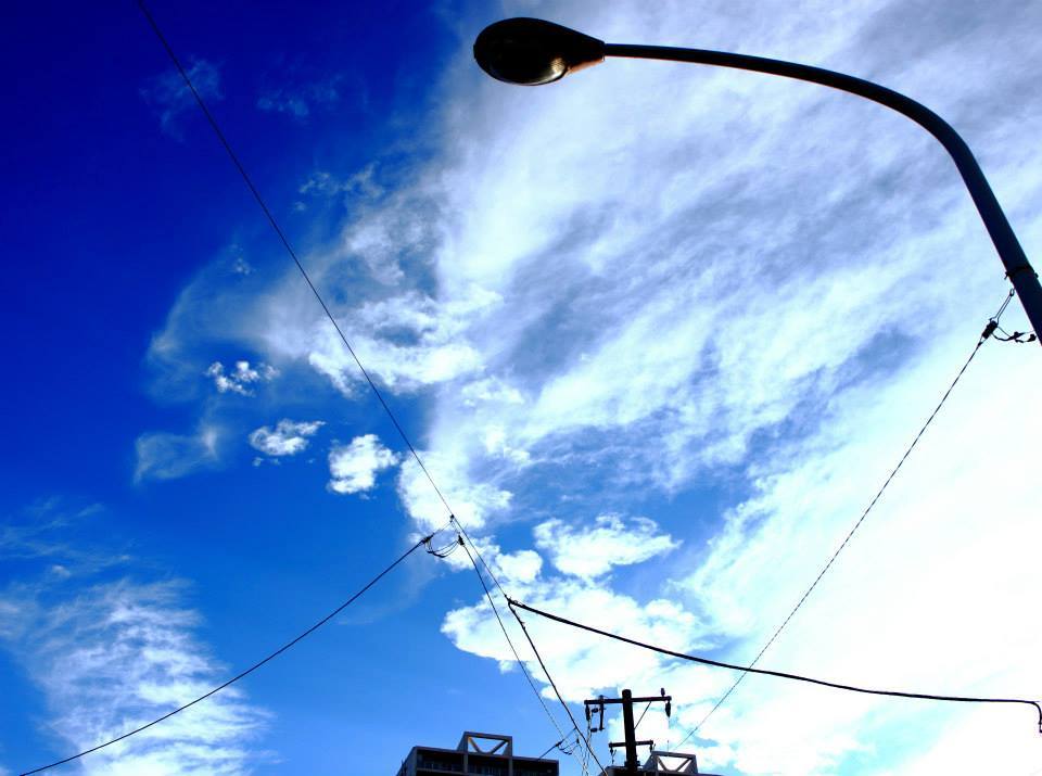 街灯を癒す空