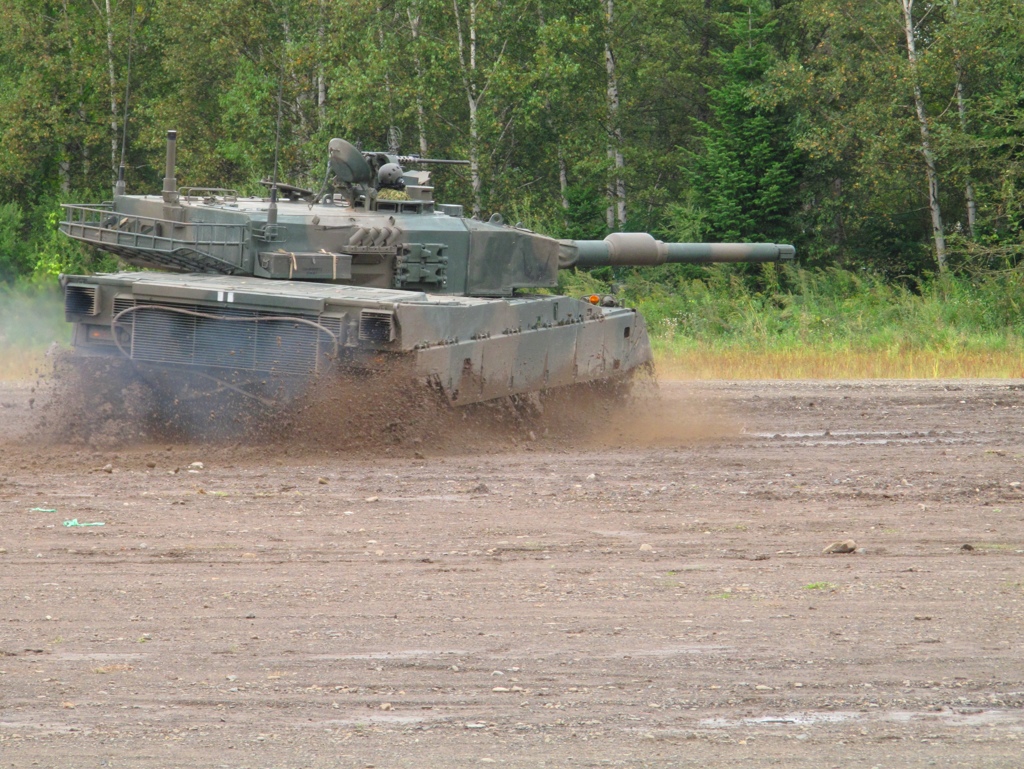 戦車前へ