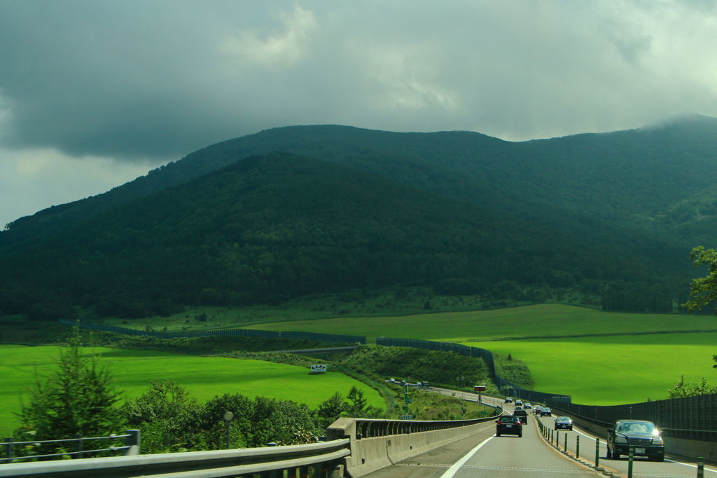東北海道の高速道路を駆け抜けて