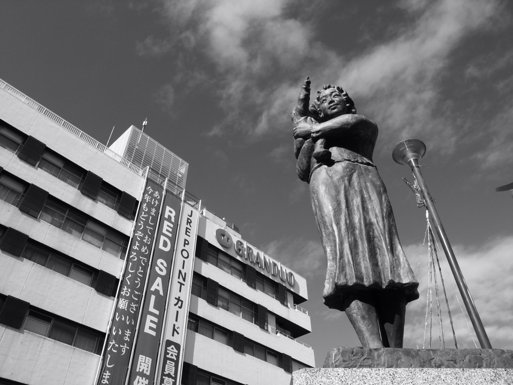 monochrome #62