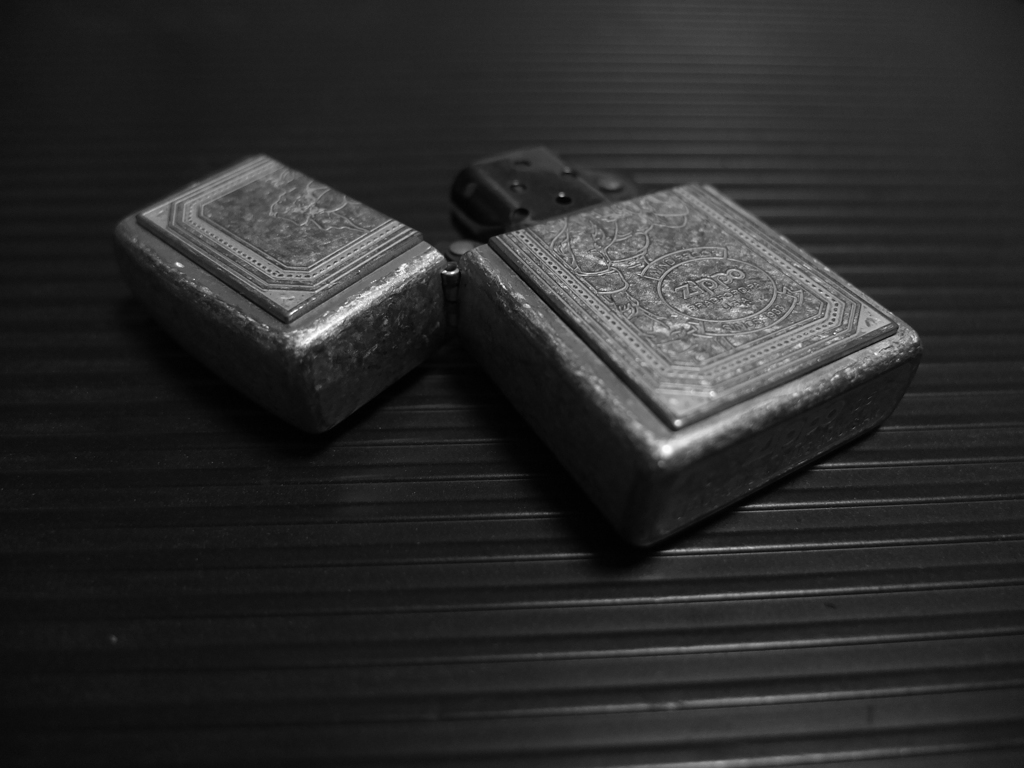 ANTIQUE BRASS   VARGA GIRL 1