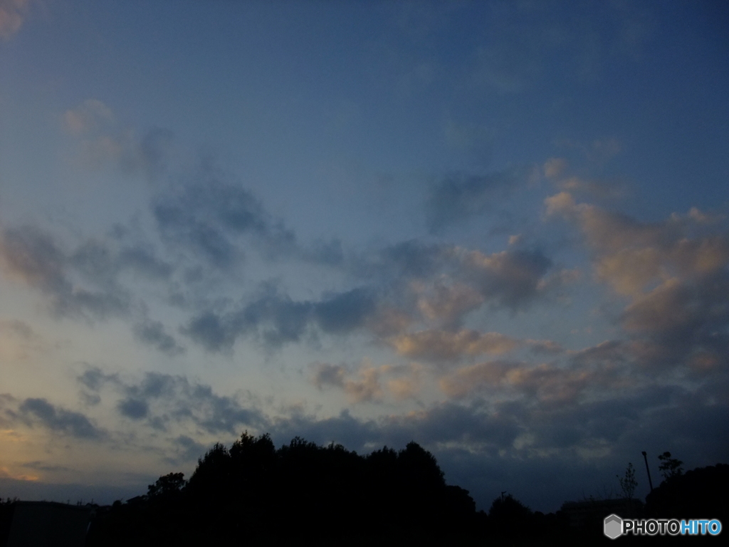 8/22　多摩の夕空。