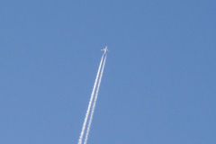 流れ星のような飛行機　