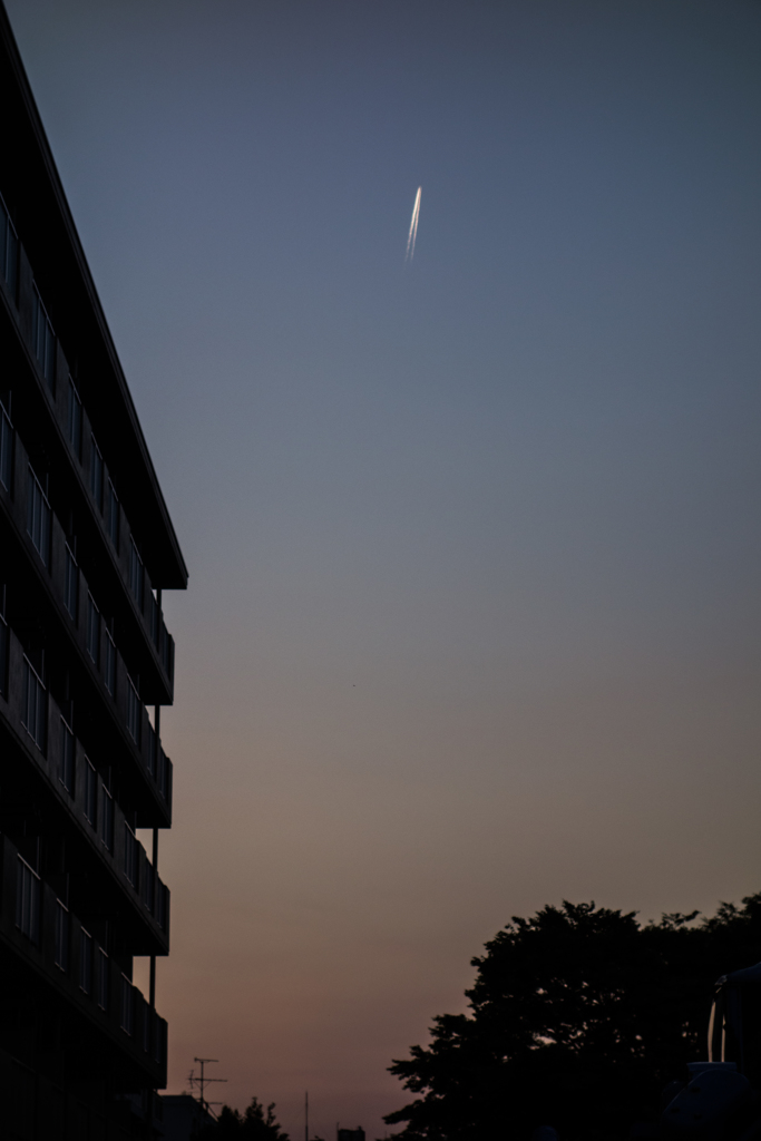 流れ星のような飛行機　