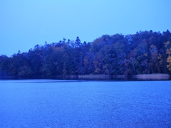 湖畔の日暮れ
