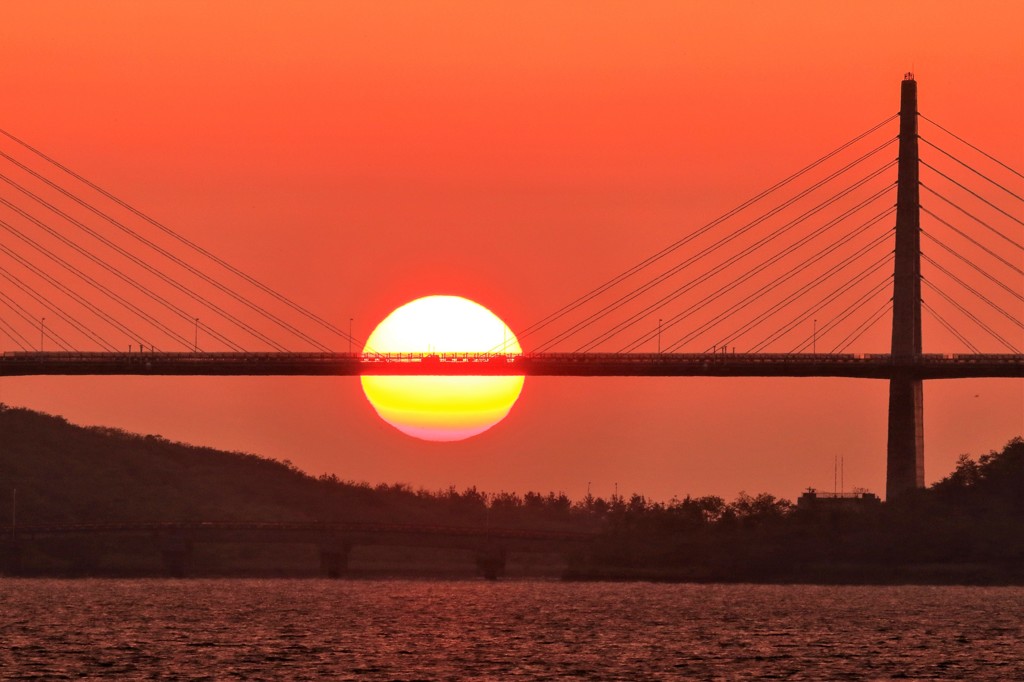 内灘大橋 夕日切断