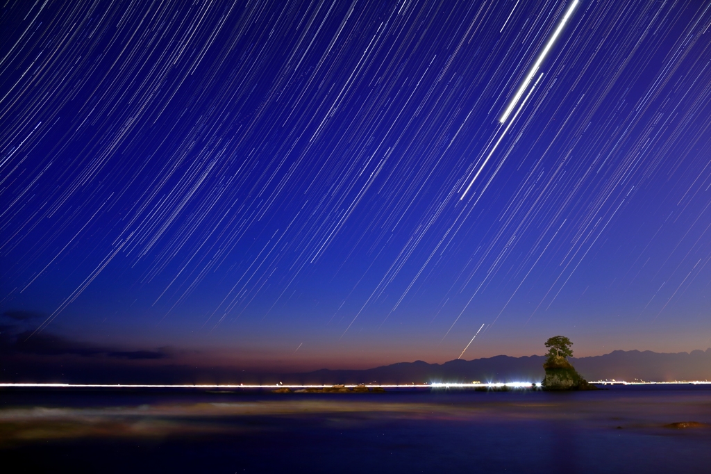 星降る雨晴海岸