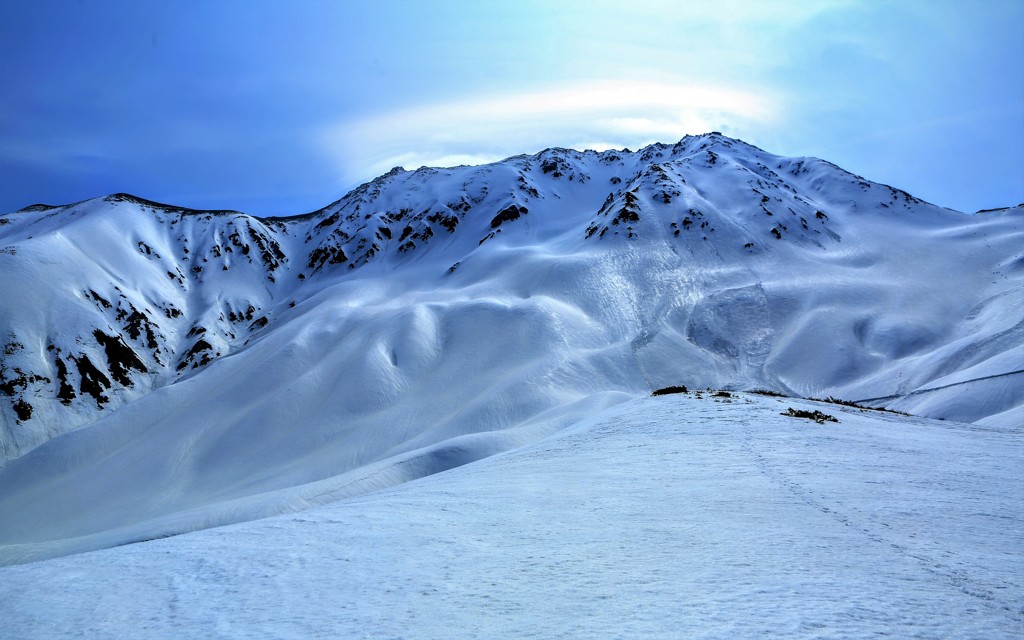 雪の立山