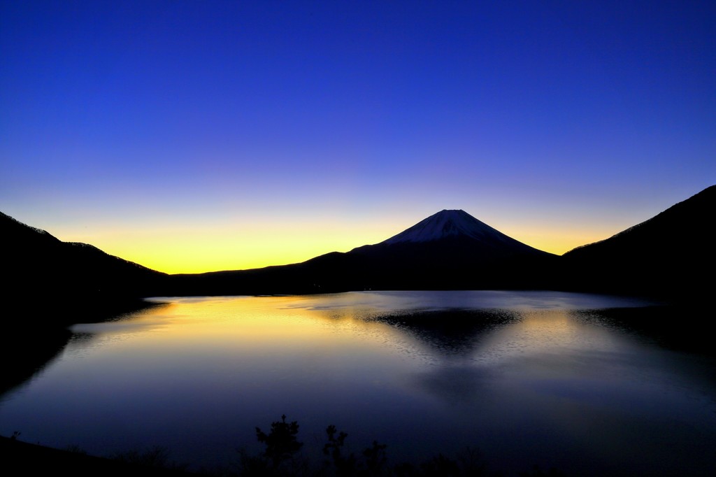 本栖湖からの富士山