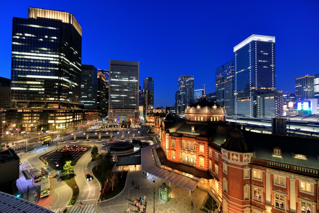 KITTEからの東京駅