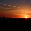 富士山と夕日と飛行機雲と