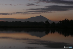 夜明けの筑波山 １