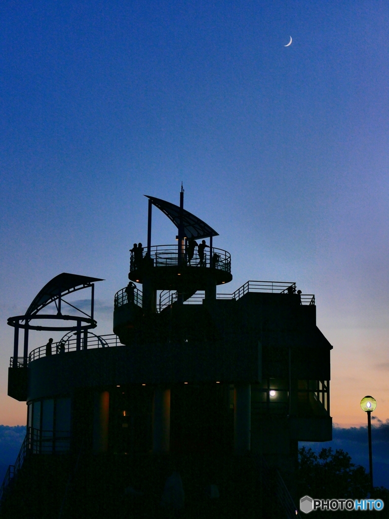 三日月な夕暮れ