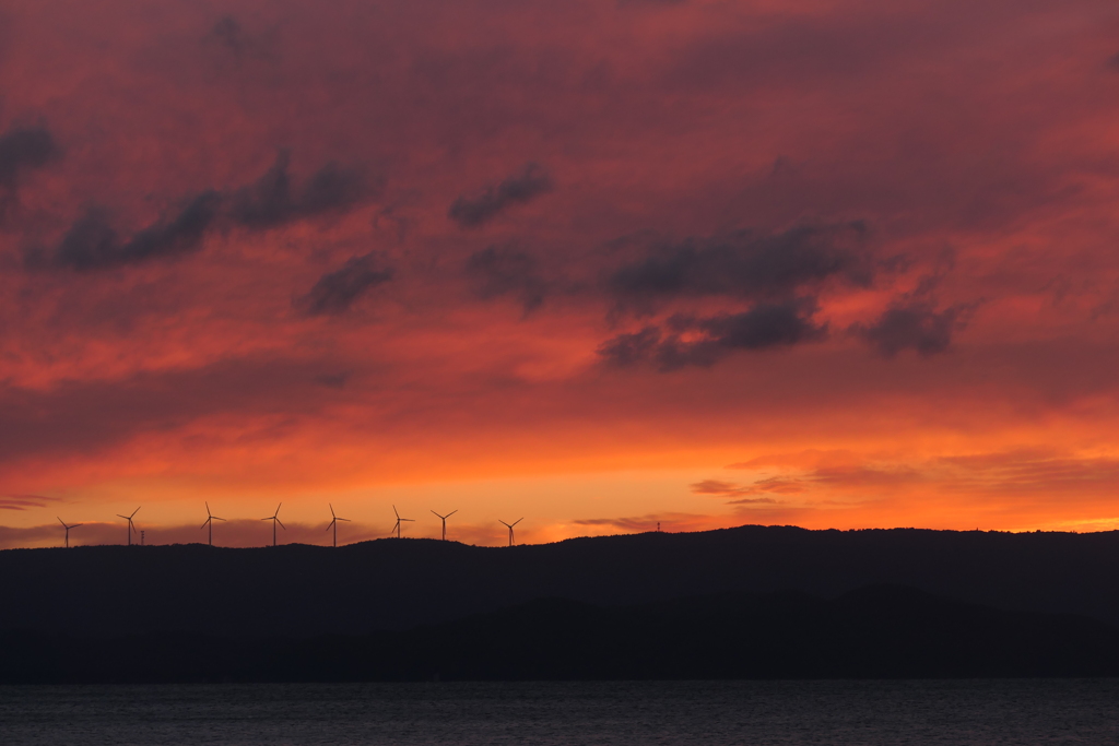 猪苗代湖からの背炙り山