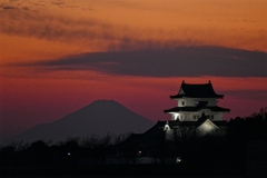 城と富士山と