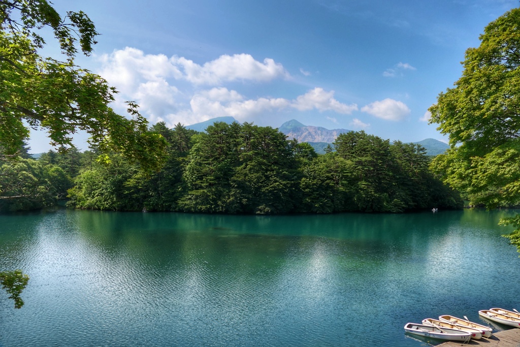 真夏の毘沙門沼と磐梯山２