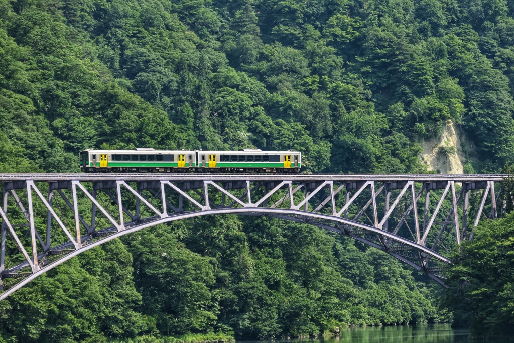 只見川第一橋梁と只見線車両