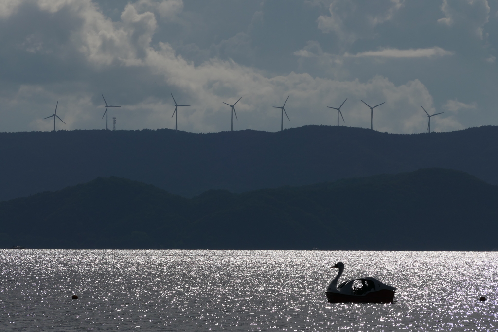 風車とボートと