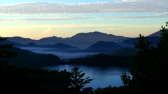 夜明け間もなく