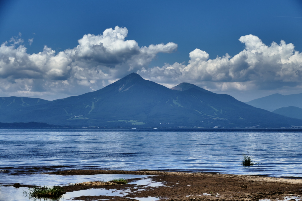 猪苗代湖と磐梯山７