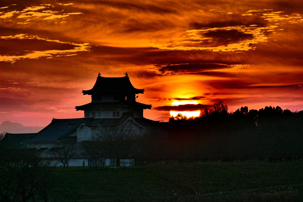 城と太陽と ２