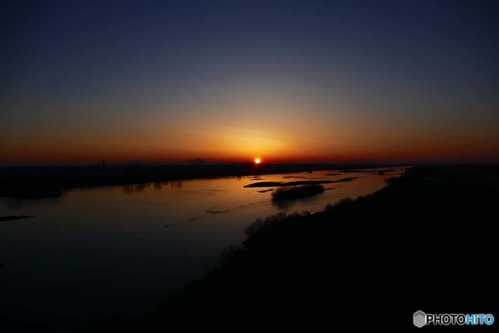 利根川の夜明け４