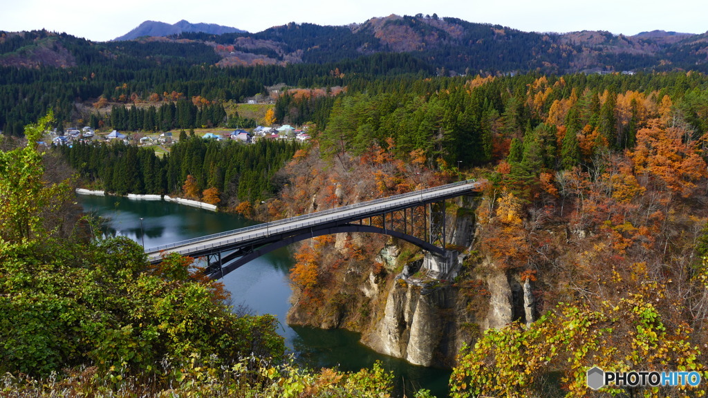 1170401 川と橋と紅葉@福島県三島町