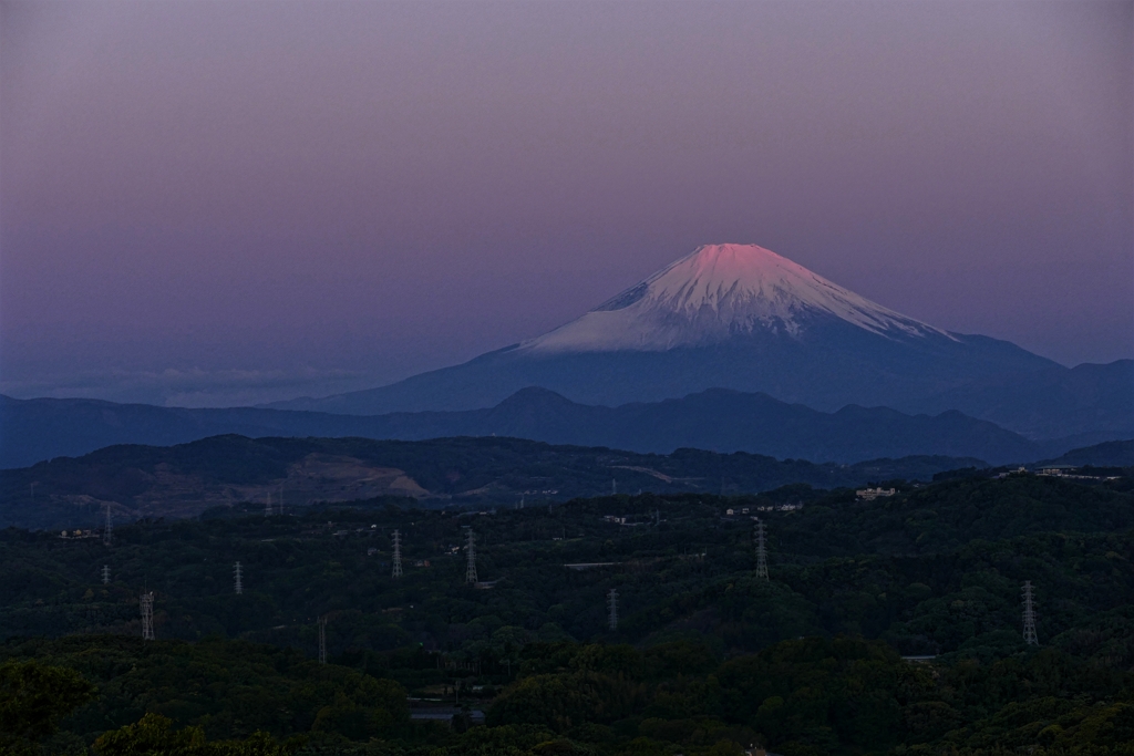 朝日に映える富士山