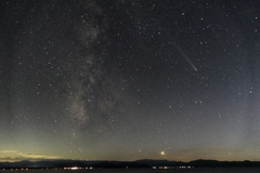 アトラス彗星と天の川コラボ