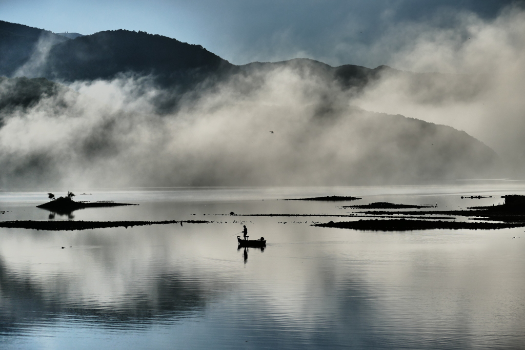 朝霧の秋元湖２