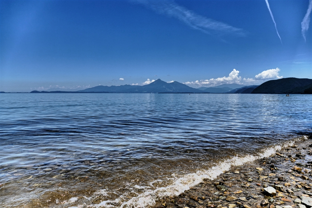 猪苗代湖と磐梯山９